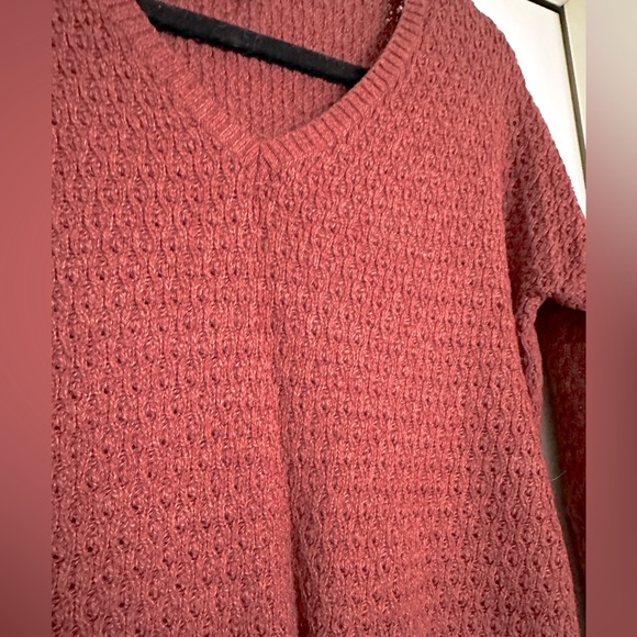 American Eagle Lightweight, Knit Sweater - Picture 4 of 4
